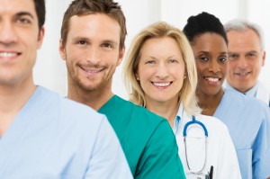 Team aus Ärztin , Krankenschwestern und Krankenpflegern in der Arbeit; Bewerbungsschreiben für die Krankenpflege